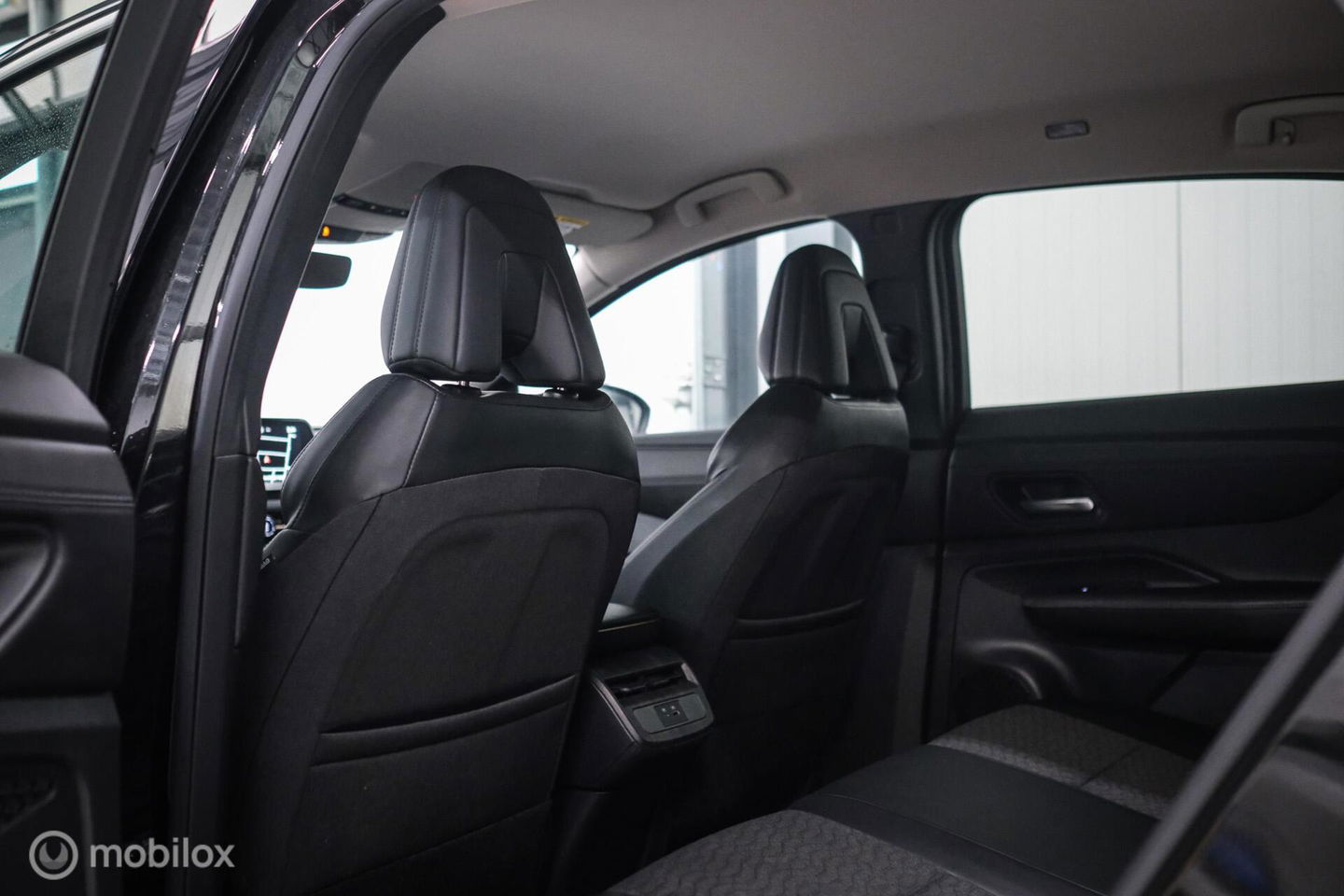 Nissan ARIYA Advance 66 kWh | 360 camera | navigatie | Halfleder | NAP NL auto | Rijklaarprijs | stoelverwarming |