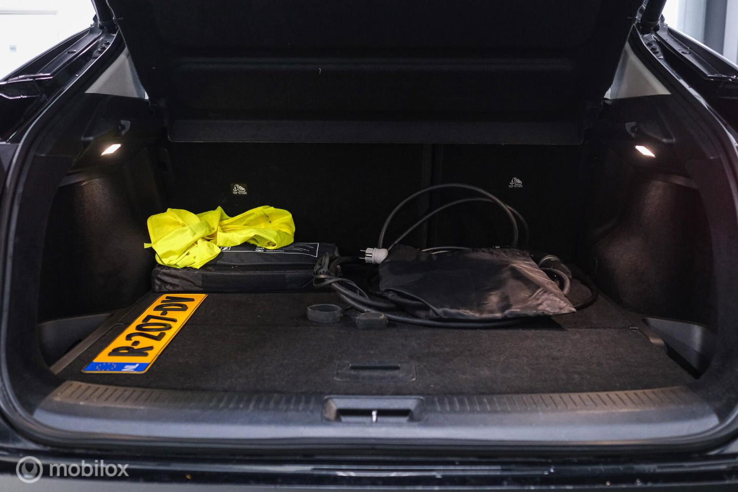 Nissan ARIYA Advance 66 kWh | 360 camera | navigatie | Halfleder | NAP NL auto | Rijklaarprijs | stoelverwarming |