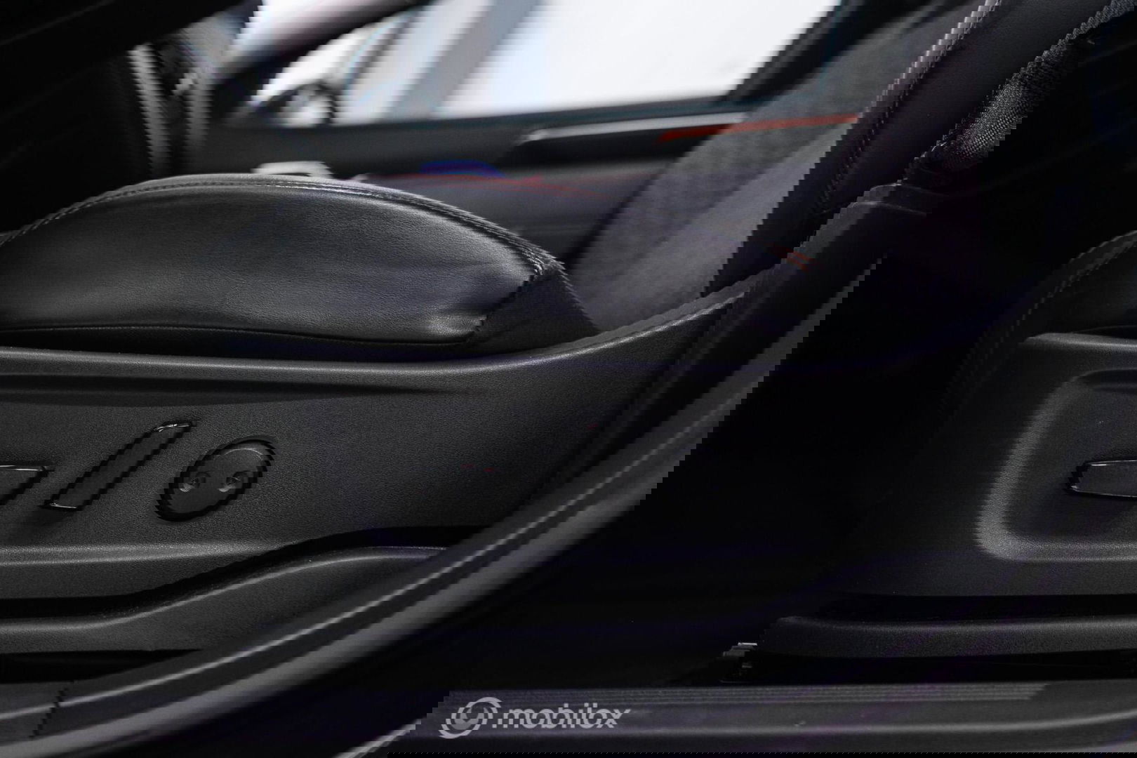 Nissan ARIYA Advance 66 kWh | 360 camera | navigatie | Halfleder | NAP NL auto | Rijklaarprijs | stoelverwarming |