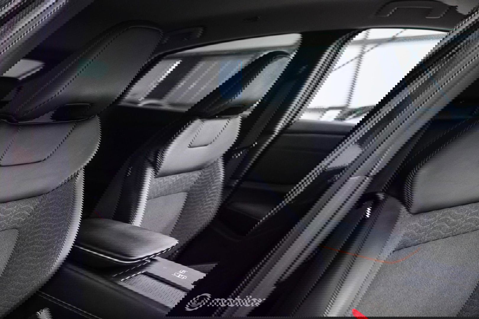 Nissan ARIYA Advance 66 kWh | 360 camera | navigatie | Halfleder | NAP NL auto | Rijklaarprijs | stoelverwarming |