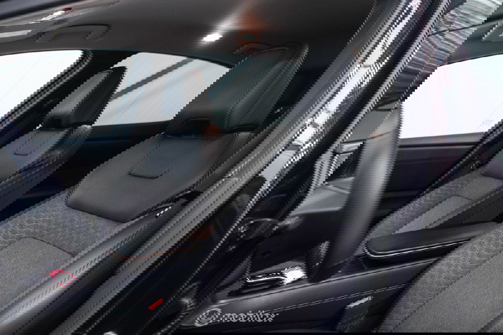 Nissan ARIYA Advance 66 kWh | 360 camera | navigatie | Halfleder | NAP NL auto | Rijklaarprijs | stoelverwarming |