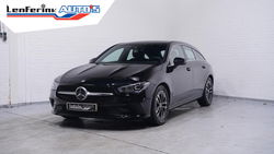 Mercedes-Benz CLA - Shooting Brake 180 Business Line NAP 1e eigen. LED-verlichting 17"-lichtmetalen velgen navigatie PDC v+a DAB bleutooth Camera sportstoelen stoelverwarming voor electr-achterklep schakelflippers aan het stuur