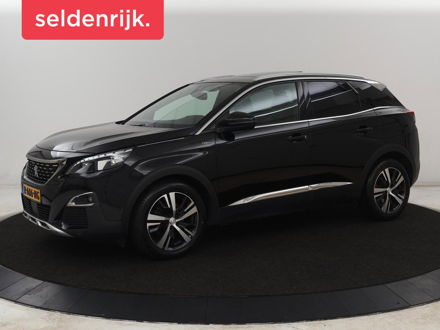 Peugeot 3008 1.6 e-THP Allure | Panoramadak | Trekhaak | Stoelverwarming | Adaptive cruise | FOCAL Sound | 360 Camera | Half leder | Keyless | Full LED | Massage | Navigatie