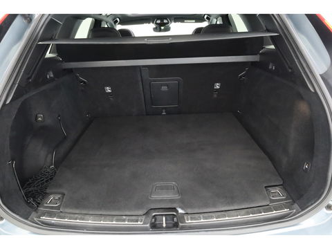 Volvo XC60 2.0 T6 Plug-in hybrid AWD Plus Dark | Trekhaak | Pano | ACC | Blis  | H&K Audio | Sport stoelen | stoel&stuur Verw. |