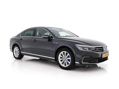 Volkswagen Passat 1.4 TSI GTE Business (Plug-In) (INCL-BTW) Aut. *FULL-LED | DIGI-COCKPIT | ADAPTIVE-CRUISE | NAVI-FULLMAP | KEYLESS | DAB+ | COMFORT-SEATS | SHIFTPADDLES | PRIVACY-GLASS | PDC | CAMERA | CARPLAY | 17''ALU*