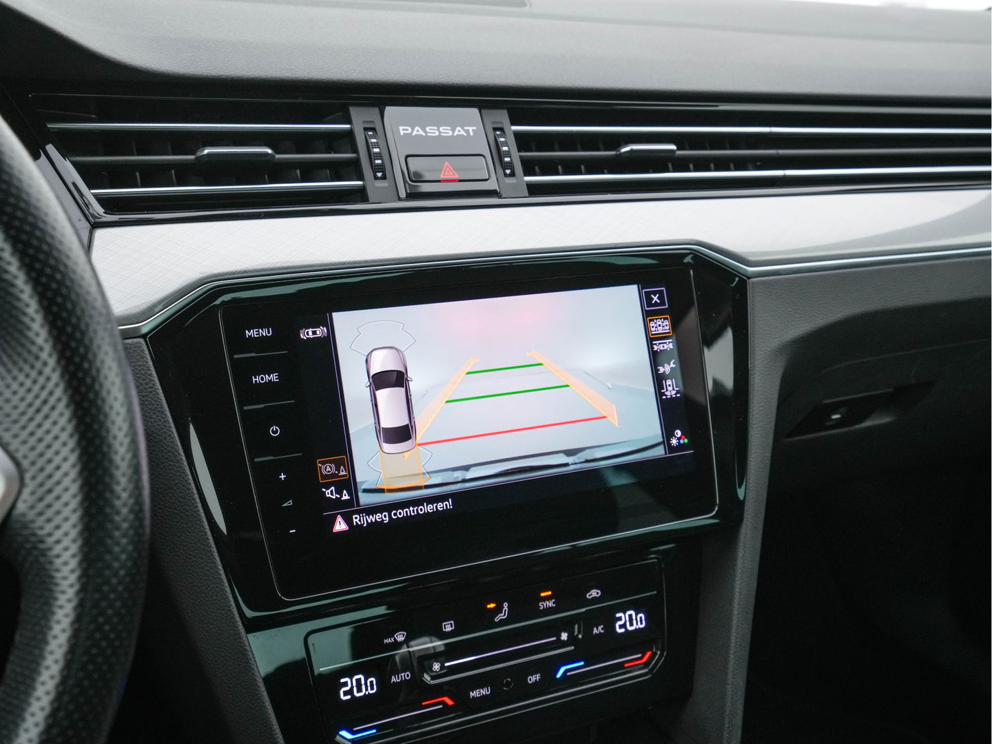 Volkswagen Passat 1.4 TSI GTE Business (Plug-In) (INCL-BTW) Aut. *FULL-LED | DIGI-COCKPIT | ADAPTIVE-CRUISE | NAVI-FULLMAP | KEYLESS | DAB+ | COMFORT-SEATS | SHIFTPADDLES | PRIVACY-GLASS | PDC | CAMERA | CARPLAY | 17''ALU*