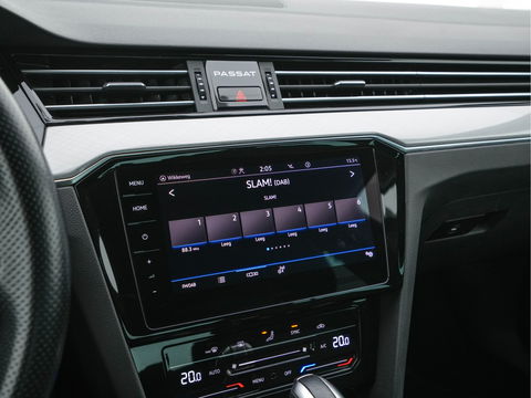 Volkswagen Passat 1.4 TSI GTE Business (Plug-In) (INCL-BTW) Aut. *FULL-LED | DIGI-COCKPIT | ADAPTIVE-CRUISE | NAVI-FULLMAP | KEYLESS | DAB+ | COMFORT-SEATS | SHIFTPADDLES | PRIVACY-GLASS | PDC | CAMERA | CARPLAY | 17''ALU*