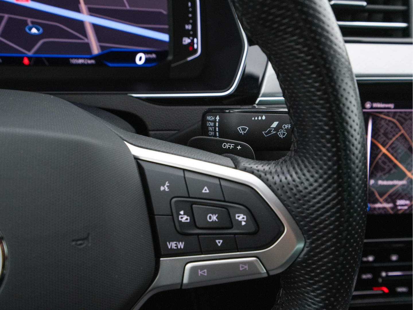 Volkswagen Passat 1.4 TSI GTE Business (Plug-In) (INCL-BTW) Aut. *FULL-LED | DIGI-COCKPIT | ADAPTIVE-CRUISE | NAVI-FULLMAP | KEYLESS | DAB+ | COMFORT-SEATS | SHIFTPADDLES | PRIVACY-GLASS | PDC | CAMERA | CARPLAY | 17''ALU*