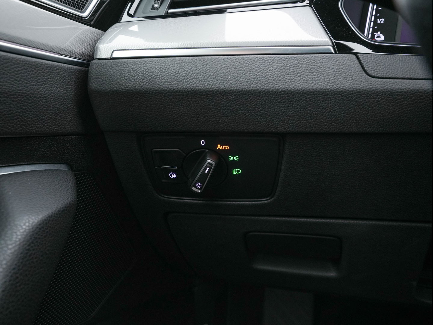 Volkswagen Passat 1.4 TSI GTE Business (Plug-In) (INCL-BTW) Aut. *FULL-LED | DIGI-COCKPIT | ADAPTIVE-CRUISE | NAVI-FULLMAP | KEYLESS | DAB+ | COMFORT-SEATS | SHIFTPADDLES | PRIVACY-GLASS | PDC | CAMERA | CARPLAY | 17''ALU*