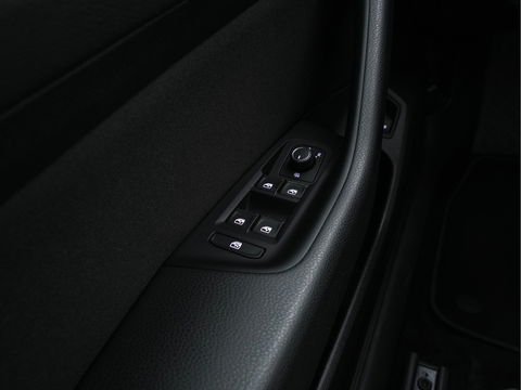 Volkswagen Passat 1.4 TSI GTE Business (Plug-In) (INCL-BTW) Aut. *FULL-LED | DIGI-COCKPIT | ADAPTIVE-CRUISE | NAVI-FULLMAP | KEYLESS | DAB+ | COMFORT-SEATS | SHIFTPADDLES | PRIVACY-GLASS | PDC | CAMERA | CARPLAY | 17''ALU*