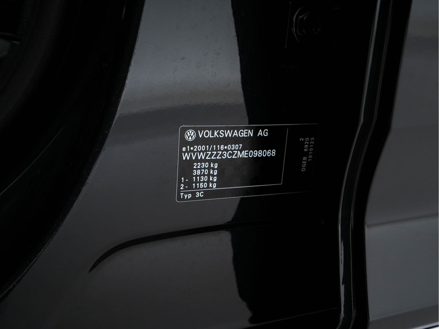 Volkswagen Passat 1.4 TSI GTE Business (Plug-In) (INCL-BTW) Aut. *FULL-LED | DIGI-COCKPIT | ADAPTIVE-CRUISE | NAVI-FULLMAP | KEYLESS | DAB+ | COMFORT-SEATS | SHIFTPADDLES | PRIVACY-GLASS | PDC | CAMERA | CARPLAY | 17''ALU*