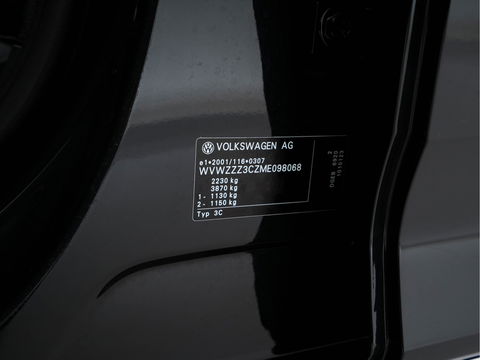 Volkswagen Passat 1.4 TSI GTE Business (Plug-In) (INCL-BTW) Aut. *FULL-LED | DIGI-COCKPIT | ADAPTIVE-CRUISE | NAVI-FULLMAP | KEYLESS | DAB+ | COMFORT-SEATS | SHIFTPADDLES | PRIVACY-GLASS | PDC | CAMERA | CARPLAY | 17''ALU*