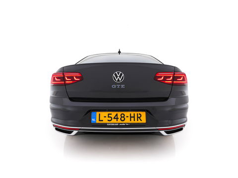 Volkswagen Passat 1.4 TSI GTE Business (Plug-In) (INCL-BTW) Aut. *FULL-LED | DIGI-COCKPIT | ADAPTIVE-CRUISE | NAVI-FULLMAP | KEYLESS | DAB+ | COMFORT-SEATS | SHIFTPADDLES | PRIVACY-GLASS | PDC | CAMERA | CARPLAY | 17''ALU*