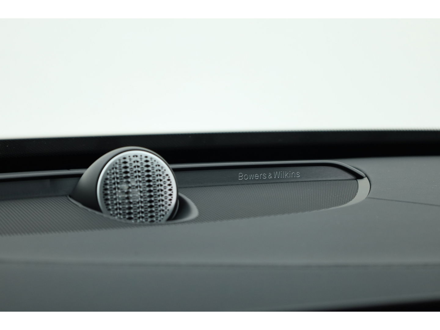 Volvo XC90 2.0 T8 Plug-in hybrid AWD Ultra Dark | Full Option | Luchtvering | B&W  audio | Massage | Pano | HUD | Stoelventilatie | 22'' |