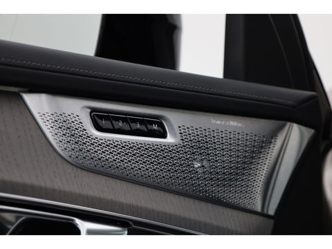 Volvo XC90 2.0 T8 Plug-in hybrid AWD Ultra Dark | Full Option | Luchtvering | B&W  audio | Massage | Pano | HUD | Stoelventilatie | 22'' |