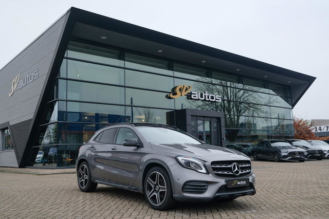 Mercedes-Benz GLA - GLA180 AMG 122pk Panoramadak Night pakket Climate control Cruise control Trekhaak 19" LMV