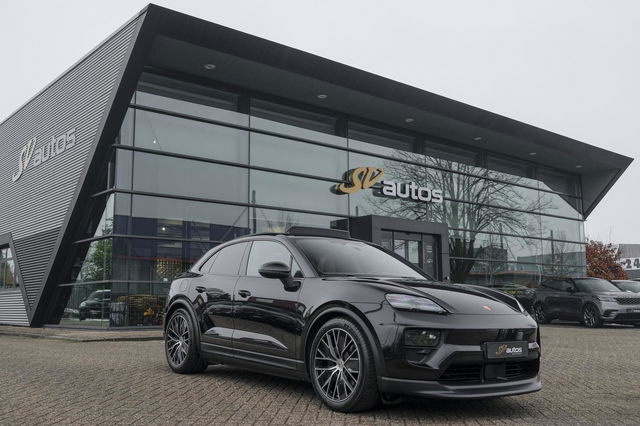 Porsche Macan - 4 388pk 100kWh Panoramadak Luchtvering Bijrijdersdisplay 18-weg Sportstoelen Bose NLauto