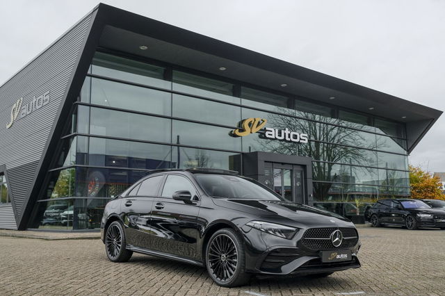 Mercedes-Benz A-Klasse - A250e AMG 218pk Hybrid Panoramadak Night pakket Widescreen Sfeerverlichting 19" LMV NLauto