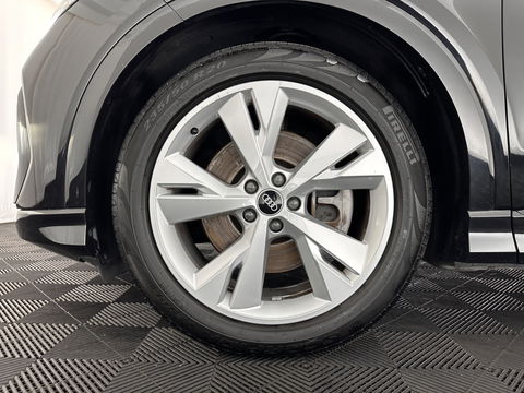 Audi Q4 e-tron 40 S-Line Launch-edition Competition 77 kWh [ 3-Fase-11kW ] {SOH-90%} (INCL-BTW) Aut. *HEATPUMP | PANO | LEATHER | MATRIX-LED | AUDI-SOUND | ADAPTIVE-CRUISE | HEATED-SPORTSEATS | AMBIENTLIGHT | DIGI-COCKPIT | CAMERA | KEYLESS | DAB+ | 20''ALU*