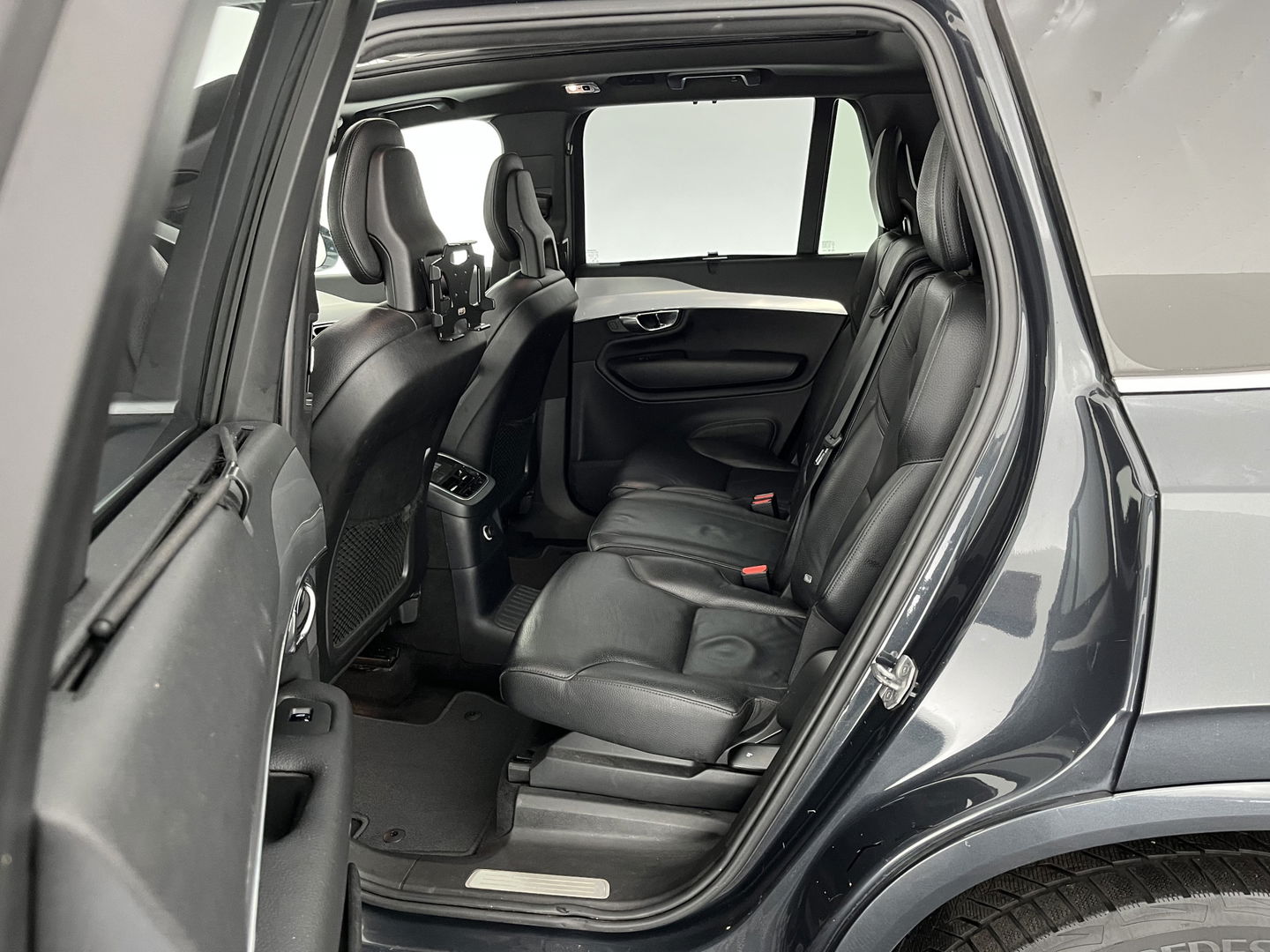Volvo XC90 2.0 T8 Twin Engine AWD Inscription [ 7-Pers. ] (INCL-BTW) Aut. *PANO | HEAD-UP | LUXURY-LEATHER | FULL-LED | DIGI-COCKPIT | NAVI-FULLMAP | CARPLAY | ECC | HEATED-COMFORTSEATS | LANE-ASSIST | PDC | TOWBAR | 19"ALU*