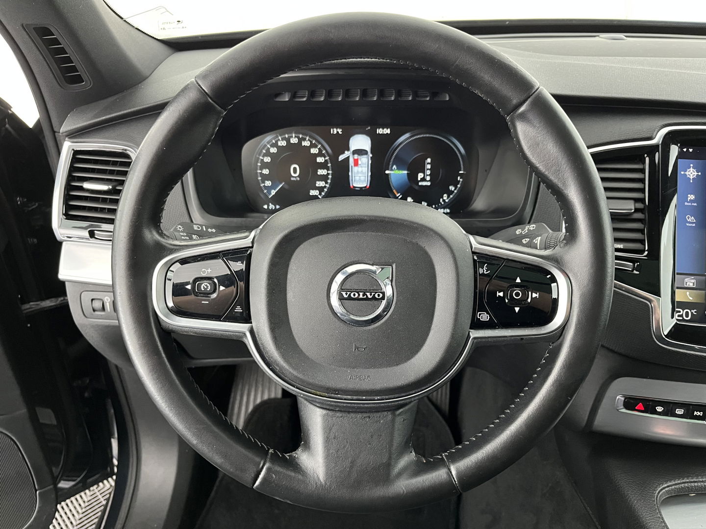 Volvo XC90 2.0 T8 Twin Engine AWD Inscription [ 7-Pers. ] (INCL-BTW) Aut. *PANO | HEAD-UP | LUXURY-LEATHER | FULL-LED | DIGI-COCKPIT | NAVI-FULLMAP | CARPLAY | ECC | HEATED-COMFORTSEATS | LANE-ASSIST | PDC | TOWBAR | 19"ALU*