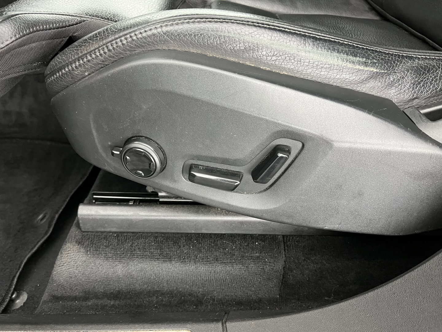 Volvo XC90 2.0 T8 Twin Engine AWD Inscription [ 7-Pers. ] (INCL-BTW) Aut. *PANO | HEAD-UP | LUXURY-LEATHER | FULL-LED | DIGI-COCKPIT | NAVI-FULLMAP | CARPLAY | ECC | HEATED-COMFORTSEATS | LANE-ASSIST | PDC | TOWBAR | 19"ALU*