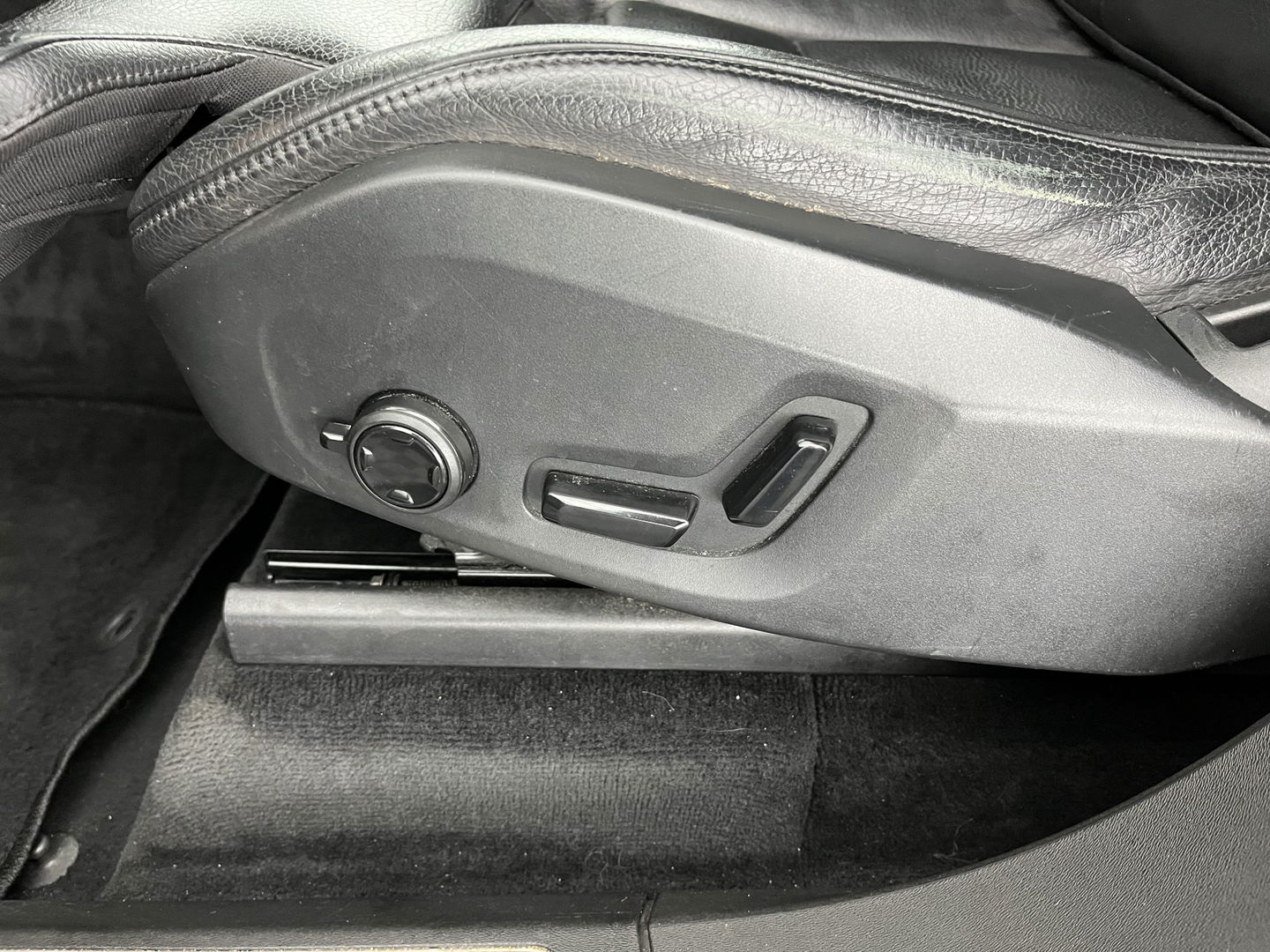 Volvo XC90 2.0 T8 Twin Engine AWD Inscription [ 7-Pers. ] (INCL-BTW) Aut. *PANO | HEAD-UP | LUXURY-LEATHER | FULL-LED | DIGI-COCKPIT | NAVI-FULLMAP | CARPLAY | ECC | HEATED-COMFORTSEATS | LANE-ASSIST | PDC | TOWBAR | 19"ALU*