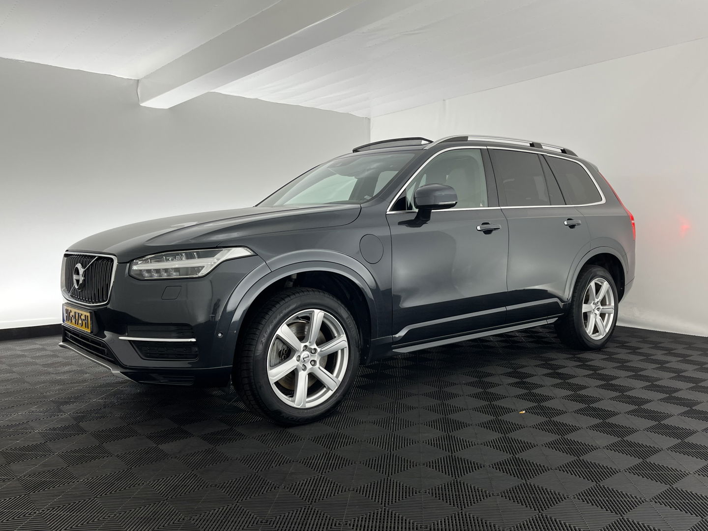 Volvo XC90 2.0 T8 Twin Engine AWD Inscription [ 7-Pers. ] (INCL-BTW) Aut. *PANO | HEAD-UP | LUXURY-LEATHER | FULL-LED | DIGI-COCKPIT | NAVI-FULLMAP | CARPLAY | ECC | HEATED-COMFORTSEATS | LANE-ASSIST | PDC | TOWBAR | 19"ALU*
