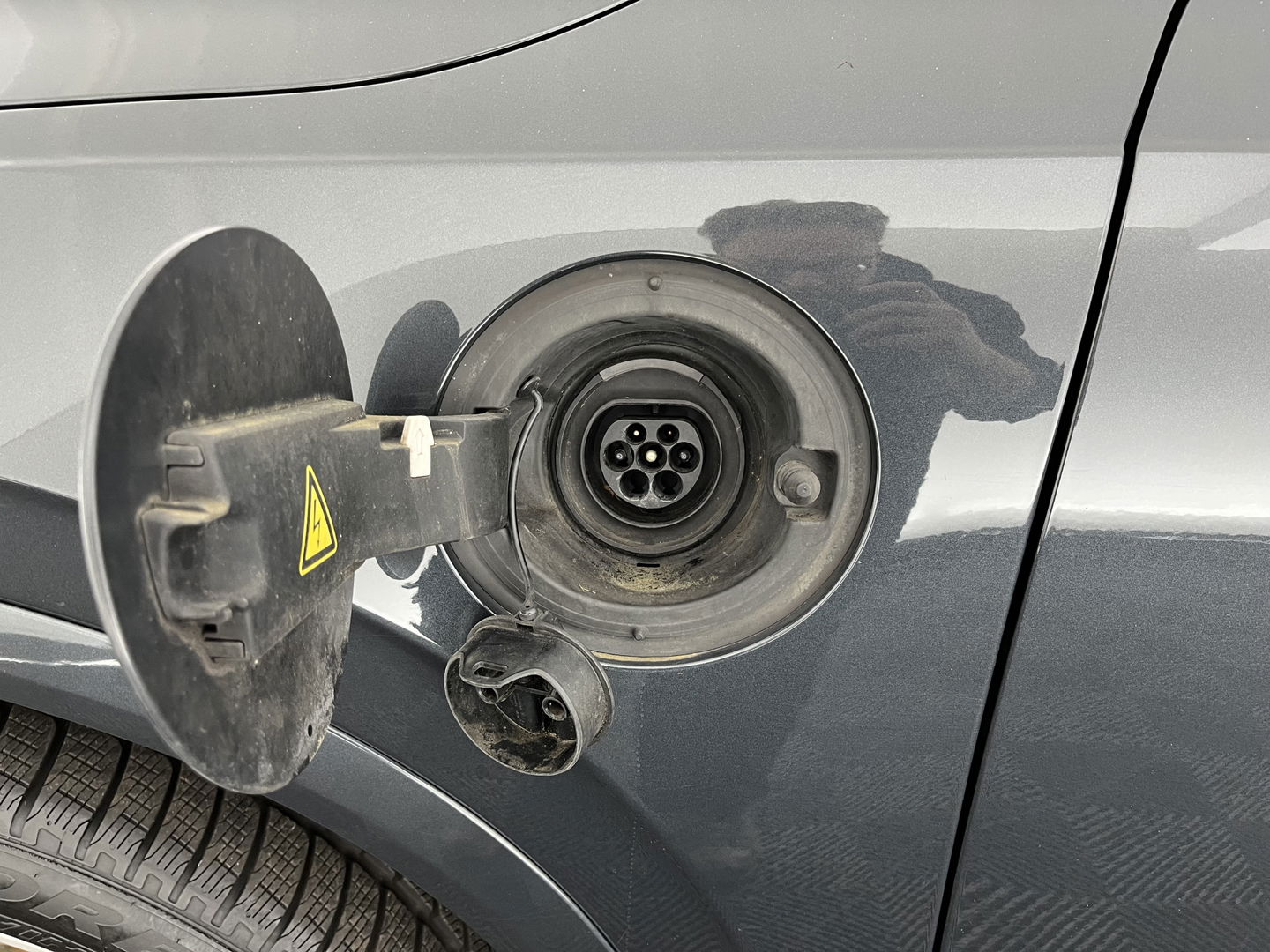 Volvo XC90 2.0 T8 Twin Engine AWD Inscription [ 7-Pers. ] (INCL-BTW) Aut. *PANO | HEAD-UP | LUXURY-LEATHER | FULL-LED | DIGI-COCKPIT | NAVI-FULLMAP | CARPLAY | ECC | HEATED-COMFORTSEATS | LANE-ASSIST | PDC | TOWBAR | 19"ALU*