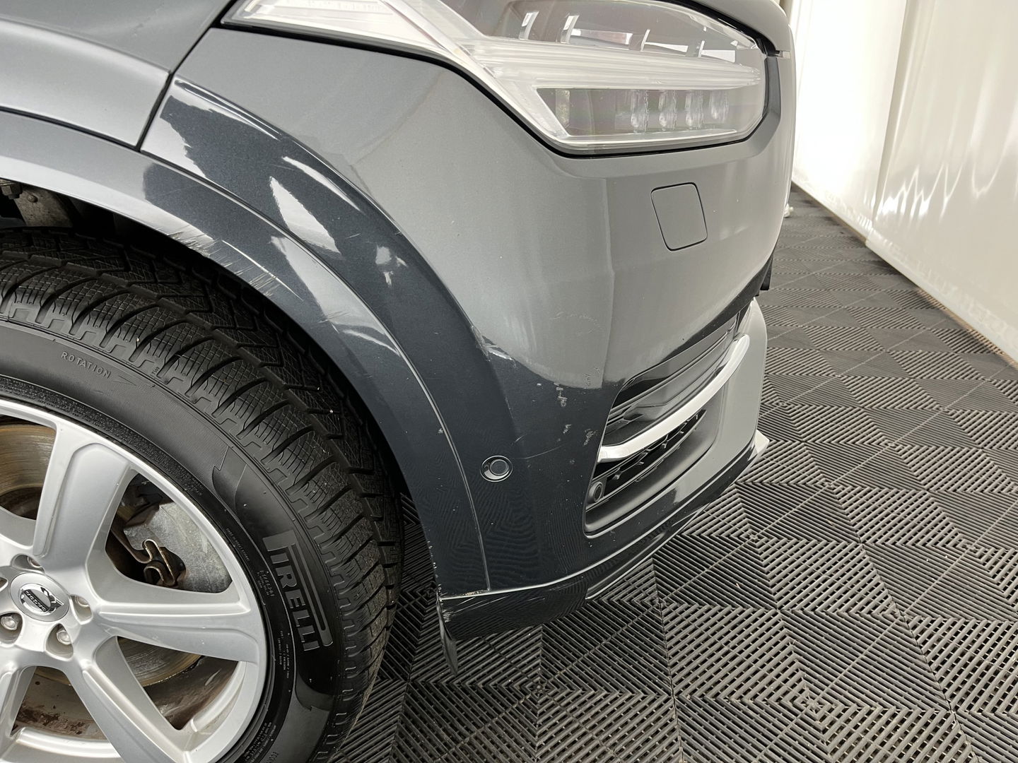 Volvo XC90 2.0 T8 Twin Engine AWD Inscription [ 7-Pers. ] (INCL-BTW) Aut. *PANO | HEAD-UP | LUXURY-LEATHER | FULL-LED | DIGI-COCKPIT | NAVI-FULLMAP | CARPLAY | ECC | HEATED-COMFORTSEATS | LANE-ASSIST | PDC | TOWBAR | 19"ALU*