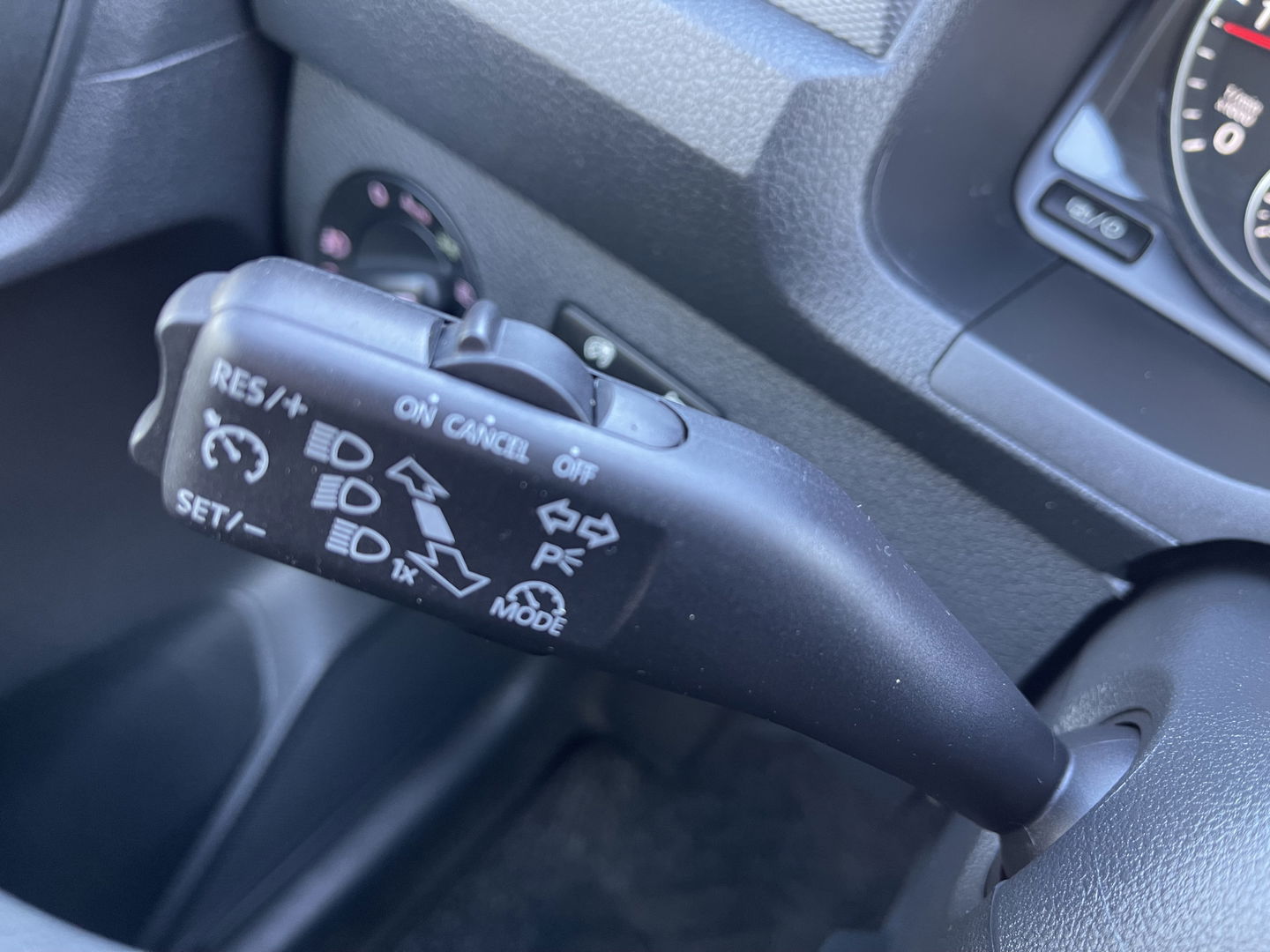 Volkswagen Caddy 2.0 TDI 102pk L2H1 BMT Maxi Comfortline / Flexmo ingerichte laadruimte met omvormer ! / vaste prijs rijklaar € 13.950 ex btw / lease vanaf € 235 / euro 6 / bpm vrij / airco / cruise