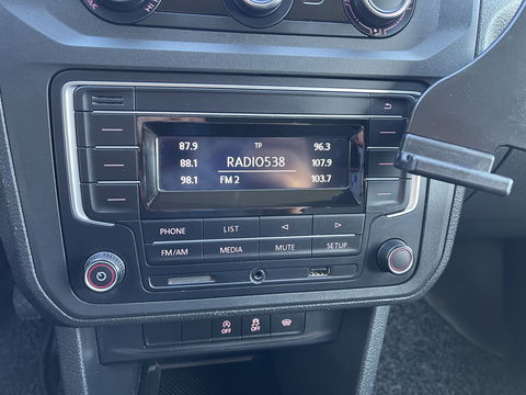 Volkswagen Caddy 2.0 TDI 102pk L2H1 BMT Maxi Comfortline / Flexmo ingerichte laadruimte met omvormer ! / vaste prijs rijklaar € 13.950 ex btw / lease vanaf € 235 / euro 6 / bpm vrij / airco / cruise