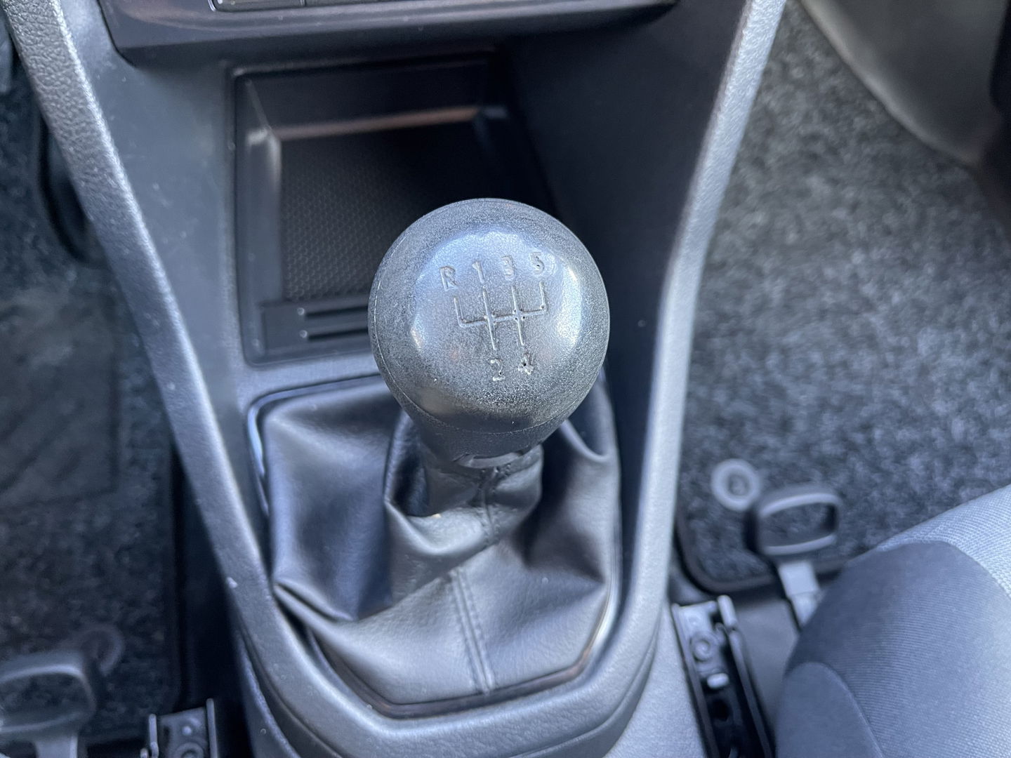 Volkswagen Caddy 2.0 TDI 102pk L2H1 BMT Maxi Comfortline / Flexmo ingerichte laadruimte met omvormer ! / vaste prijs rijklaar € 13.950 ex btw / lease vanaf € 235 / euro 6 / bpm vrij / airco / cruise