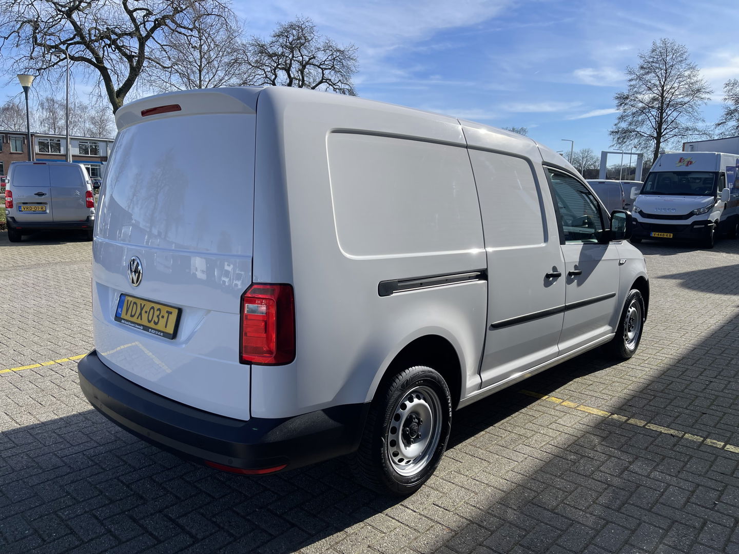 Volkswagen Caddy 2.0 TDI 102pk L2H1 BMT Maxi Comfortline / Flexmo ingerichte laadruimte met omvormer ! / vaste prijs rijklaar € 13.950 ex btw / lease vanaf € 235 / euro 6 / bpm vrij / airco / cruise