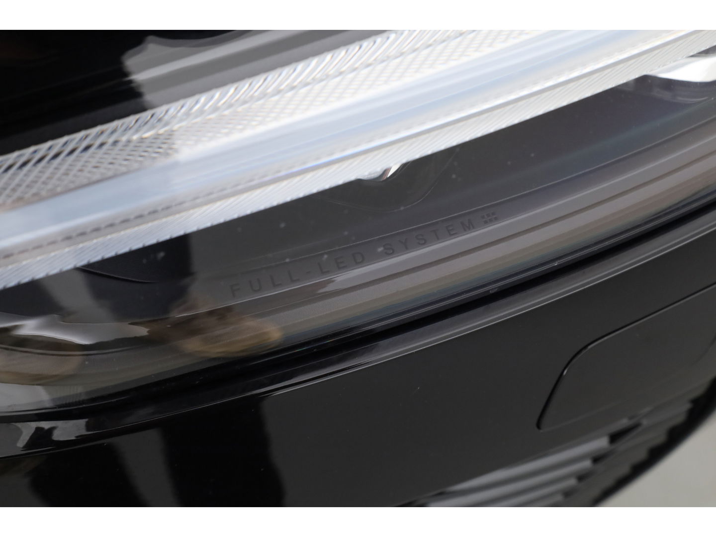 Volvo XC60 2.0 T6 Plug-in hybrid AWD Plus Dark | Trekhaak | Pano | Blis | ACC | 360 Camera | H&K Audio | Mem Stoelen |