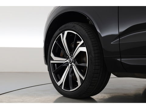 Volvo XC60 2.0 T6 Plug-in hybrid AWD Plus Dark | Trekhaak | Pano | Blis | ACC | 360 Camera | H&K Audio | Mem Stoelen |