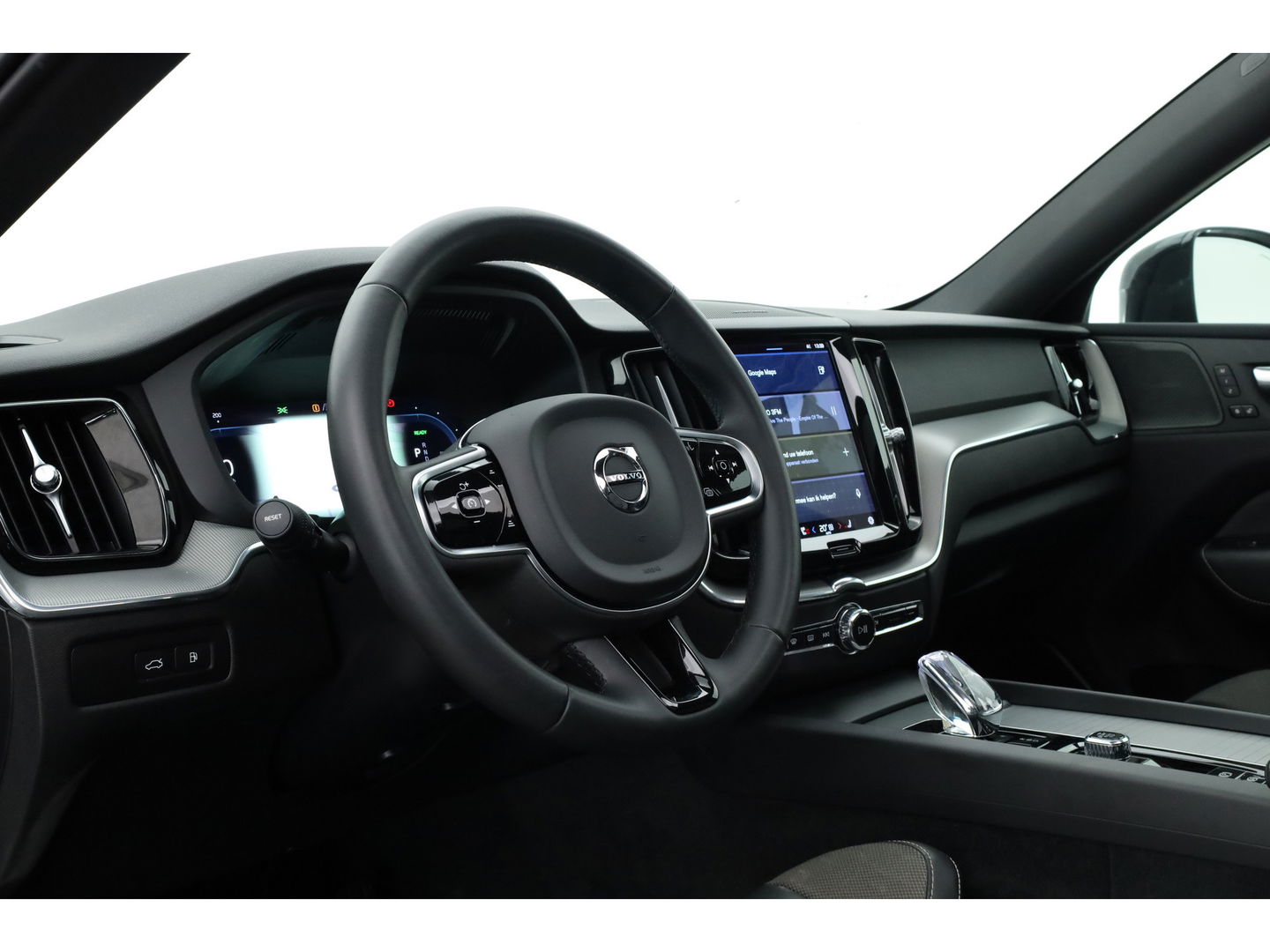 Volvo XC60 2.0 T6 Plug-in hybrid AWD Plus Dark | Trekhaak | Pano | Blis | ACC | 360 Camera | H&K Audio | Mem Stoelen |
