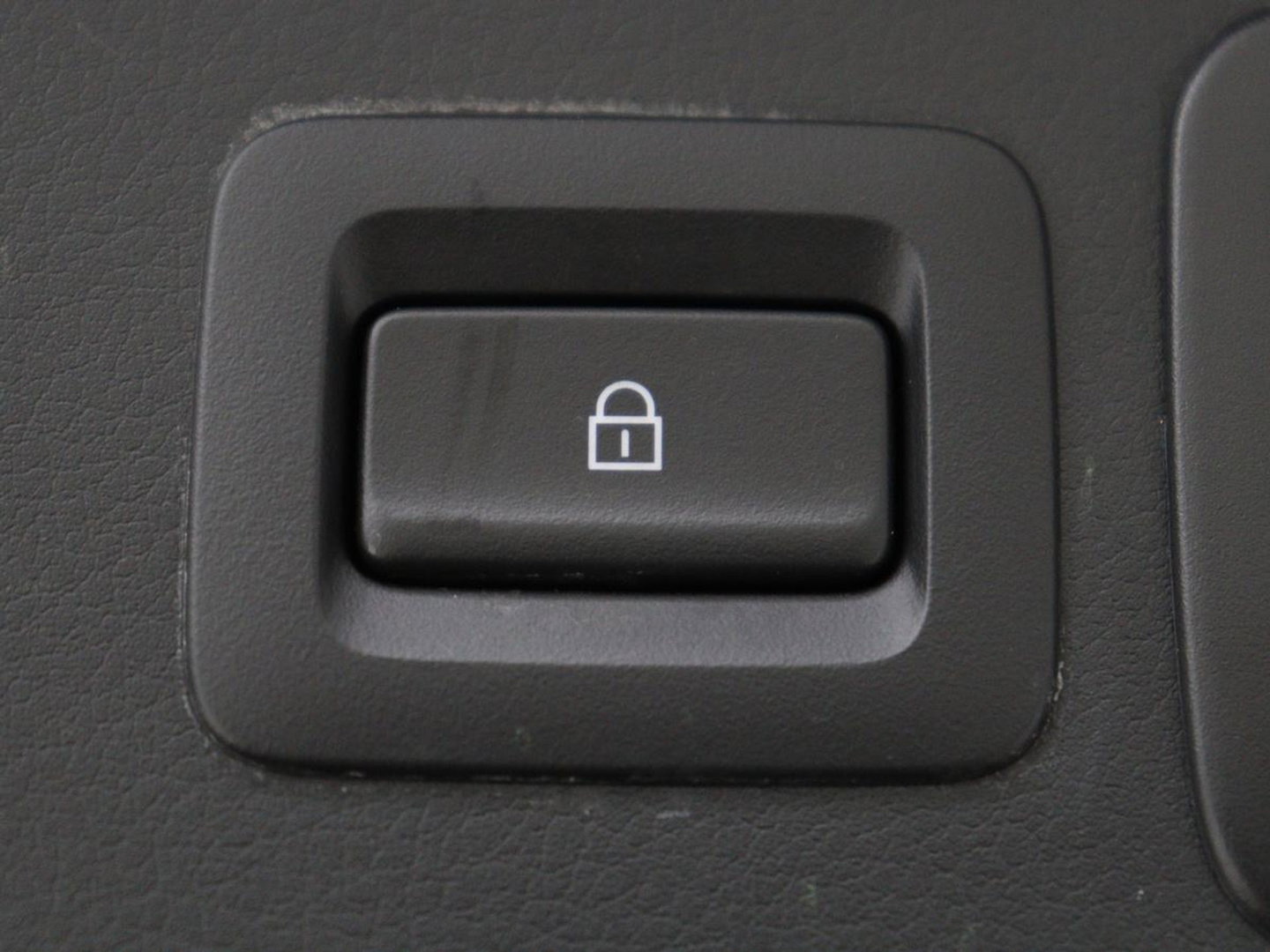 Mazda CX-30 2.0 e-SkyActiv-X M Hybrid Comfort | Stoelverwarming | Head-Up | Camera | Carplay | Adaptive cruise | Navigatie | Stuurverwarming | 18'' | Keyless | Full LED | Climate control