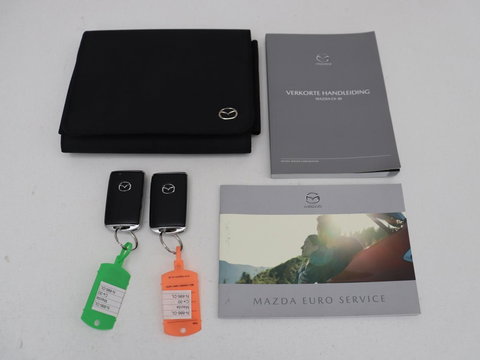 Mazda CX-30 2.0 e-SkyActiv-X M Hybrid Comfort | Stoelverwarming | Head-Up | Camera | Carplay | Adaptive cruise | Navigatie | Stuurverwarming | 18'' | Keyless | Full LED | Climate control