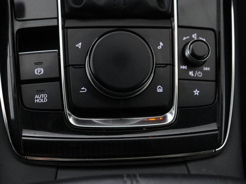 Mazda CX-30 2.0 e-SkyActiv-X M Hybrid Comfort | Stoelverwarming | Head-Up | Camera | Carplay | Adaptive cruise | Navigatie | Stuurverwarming | 18'' | Keyless | Full LED | Climate control