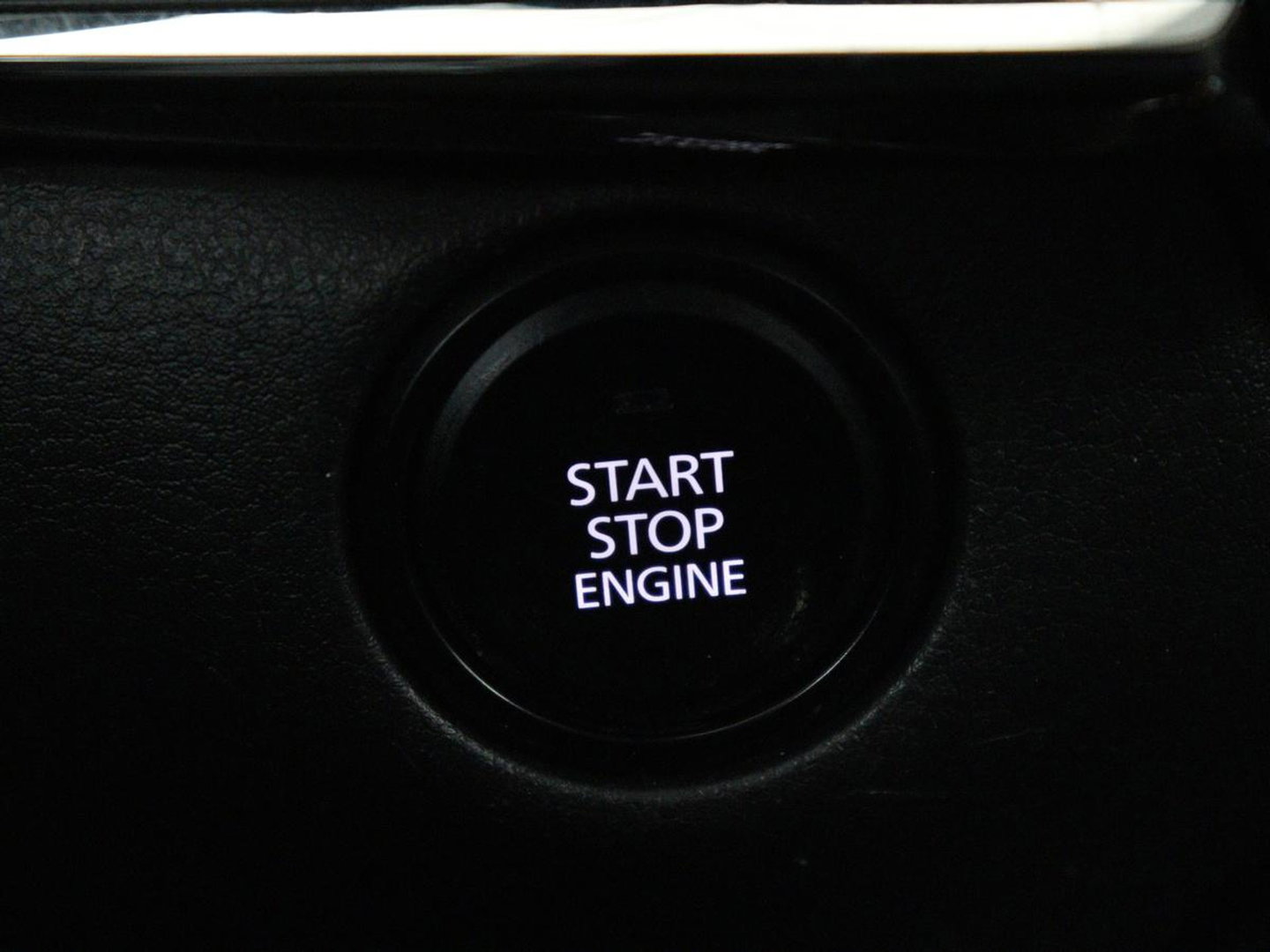 Mazda CX-30 2.0 e-SkyActiv-X M Hybrid Comfort | Stoelverwarming | Head-Up | Camera | Carplay | Adaptive cruise | Navigatie | Stuurverwarming | 18'' | Keyless | Full LED | Climate control