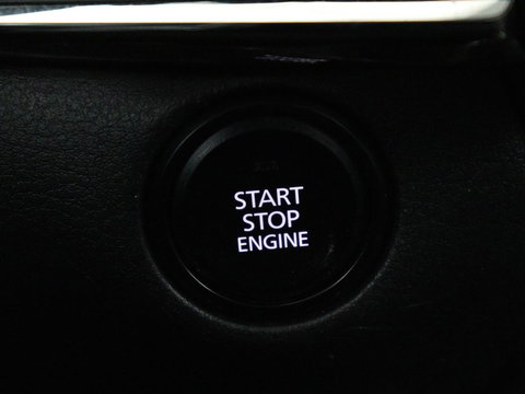 Mazda CX-30 2.0 e-SkyActiv-X M Hybrid Comfort | Stoelverwarming | Head-Up | Camera | Carplay | Adaptive cruise | Navigatie | Stuurverwarming | 18'' | Keyless | Full LED | Climate control