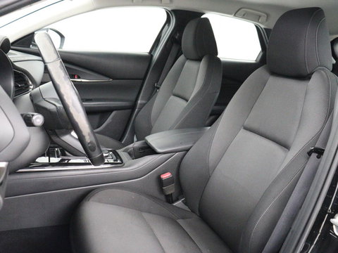 Mazda CX-30 2.0 e-SkyActiv-X M Hybrid Comfort | Stoelverwarming | Head-Up | Camera | Carplay | Adaptive cruise | Navigatie | Stuurverwarming | 18'' | Keyless | Full LED | Climate control