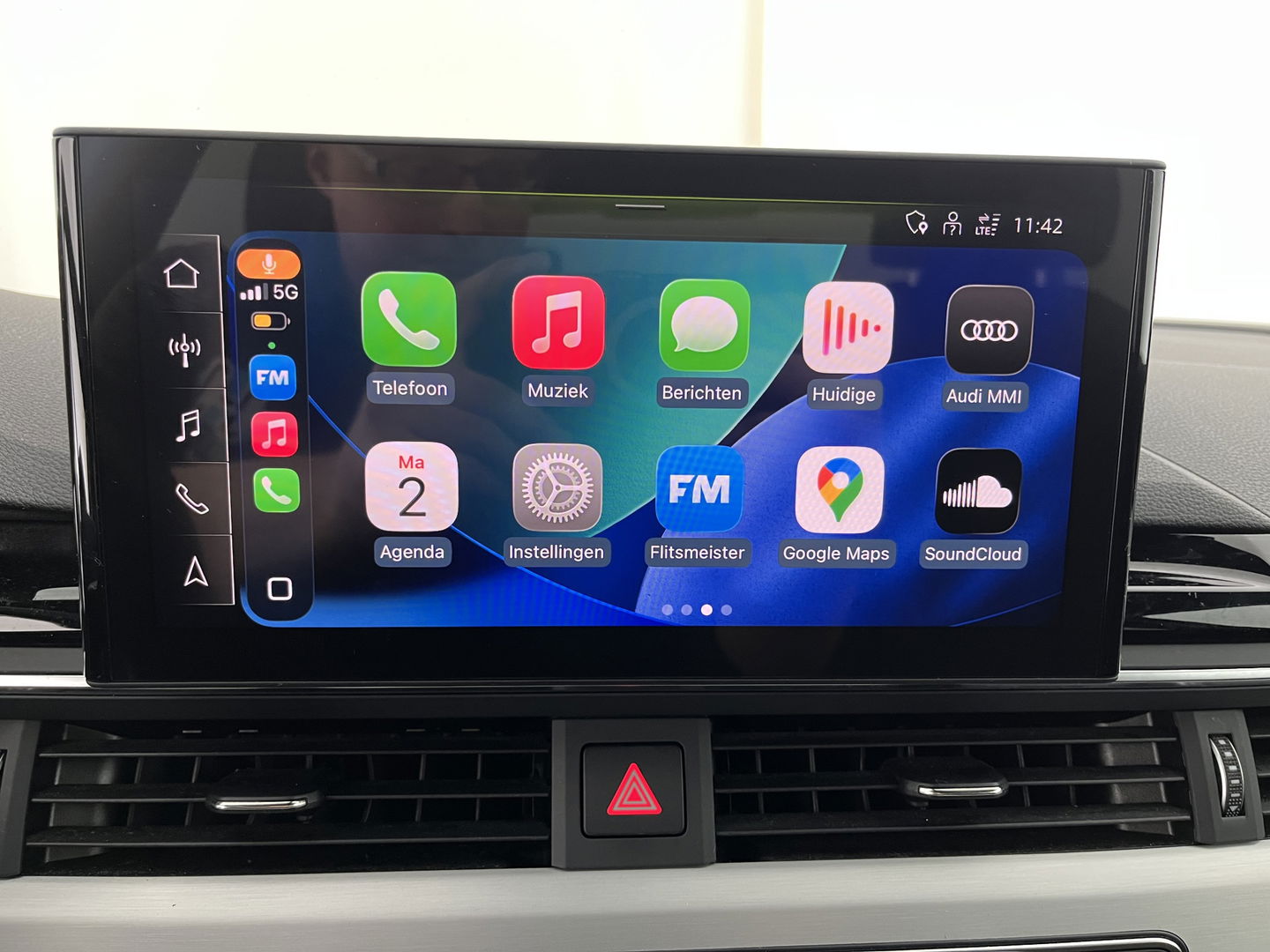 Audi A4 Limousine 35 TFSI S edition S-Line (INCL.BTW) Aut. *LEATHER-FABRIC | FULL-LED | DIGI-COCKPIT | DAB+ | CAMERA | SPORT-SEATS | PRIVACY-GLASS | ECC | PDC | CRUISE | 19''ALU*