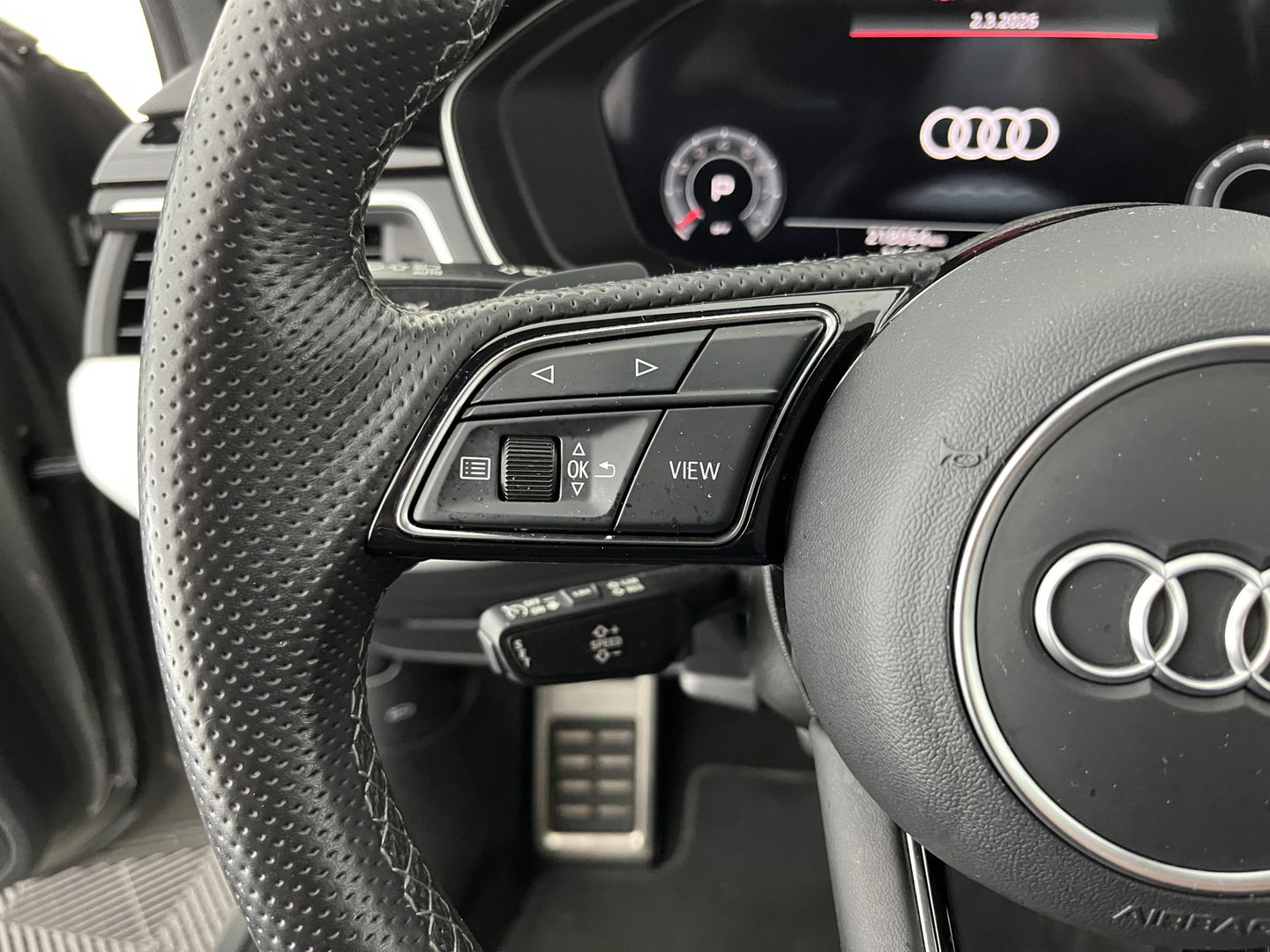 Audi A4 Limousine 35 TFSI S edition S-Line (INCL.BTW) Aut. *LEATHER-FABRIC | FULL-LED | DIGI-COCKPIT | DAB+ | CAMERA | SPORT-SEATS | PRIVACY-GLASS | ECC | PDC | CRUISE | 19''ALU*