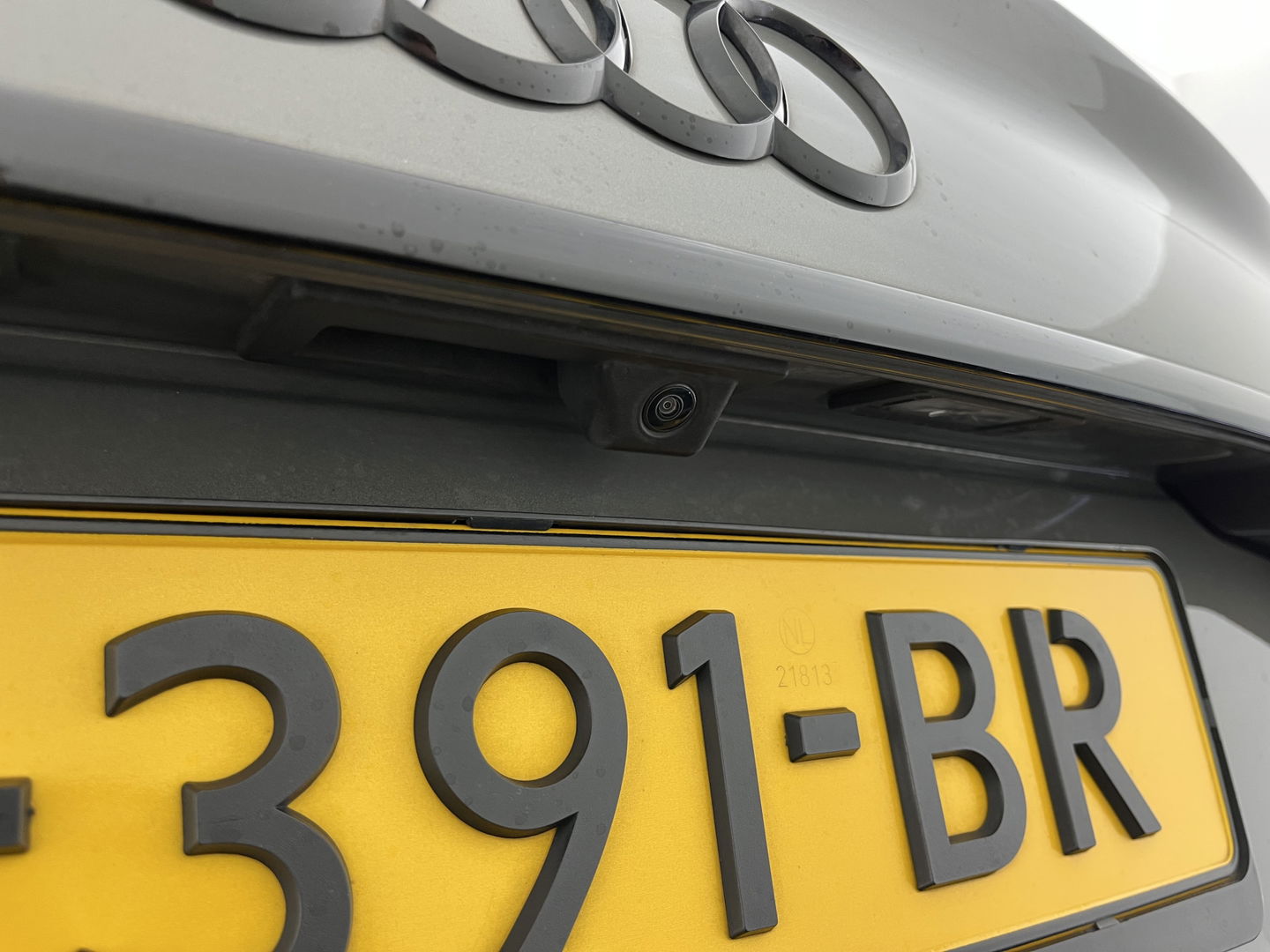 Audi A4 Limousine 35 TFSI S edition S-Line (INCL.BTW) Aut. *LEATHER-FABRIC | FULL-LED | DIGI-COCKPIT | DAB+ | CAMERA | SPORT-SEATS | PRIVACY-GLASS | ECC | PDC | CRUISE | 19''ALU*