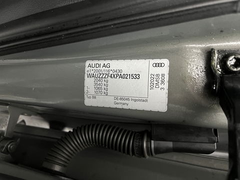 Audi A4 Limousine 35 TFSI S edition S-Line (INCL.BTW) Aut. *LEATHER-FABRIC | FULL-LED | DIGI-COCKPIT | DAB+ | CAMERA | SPORT-SEATS | PRIVACY-GLASS | ECC | PDC | CRUISE | 19''ALU*