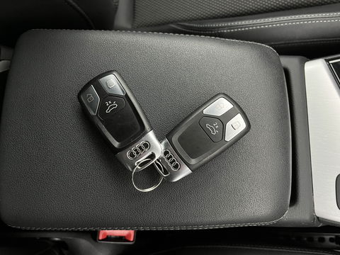 Audi A4 Limousine 35 TFSI S edition S-Line (INCL.BTW) Aut. *LEATHER-FABRIC | FULL-LED | DIGI-COCKPIT | DAB+ | CAMERA | SPORT-SEATS | PRIVACY-GLASS | ECC | PDC | CRUISE | 19''ALU*