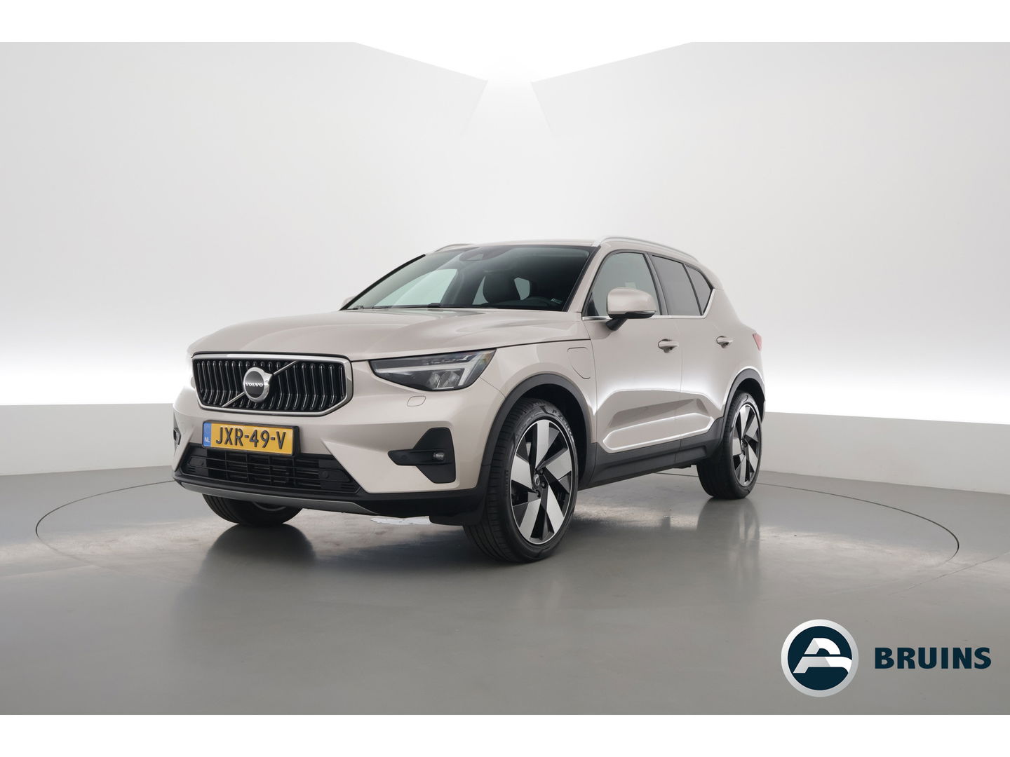 Volvo XC40 1.5 T5 Plug-in hybrid Plus Bright | Facelift | Trekhaak | Leer | Adap. Cruise | H&K Audio | Blis |
