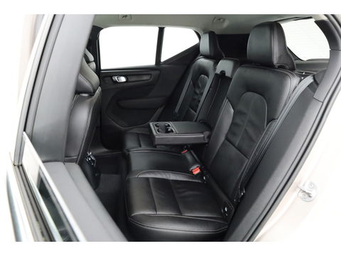 Volvo XC40 1.5 T5 Plug-in hybrid Plus Bright | Facelift | Trekhaak | Leer | Adap. Cruise | H&K Audio | Blis |